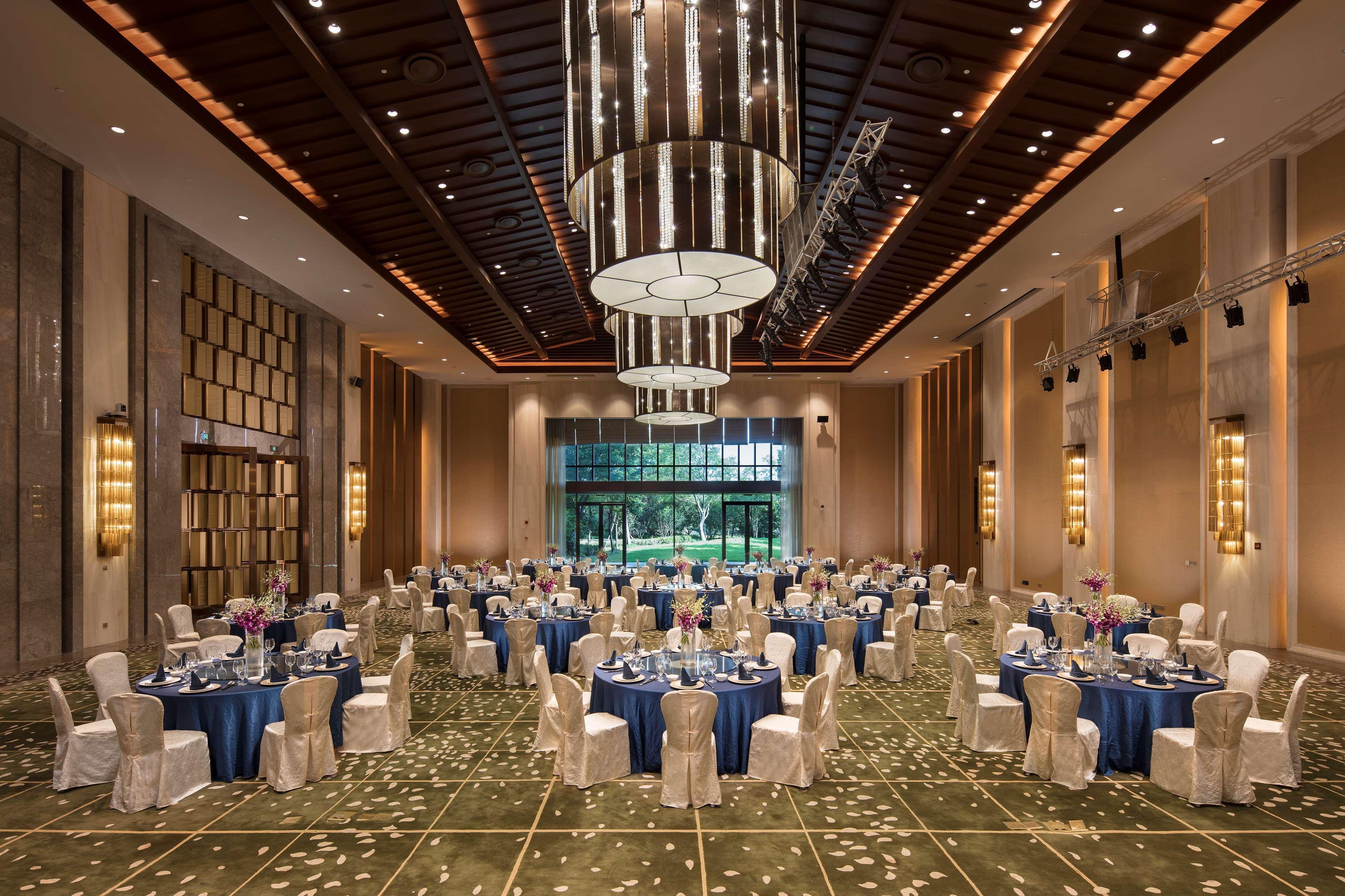 Hilton Wuhan Optics Valley Exteriér fotografie