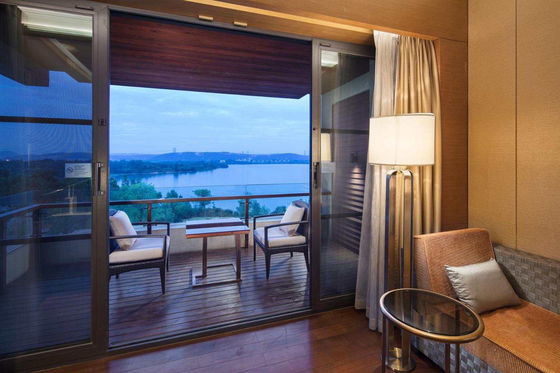 Hilton Wuhan Optics Valley Exteriér fotografie