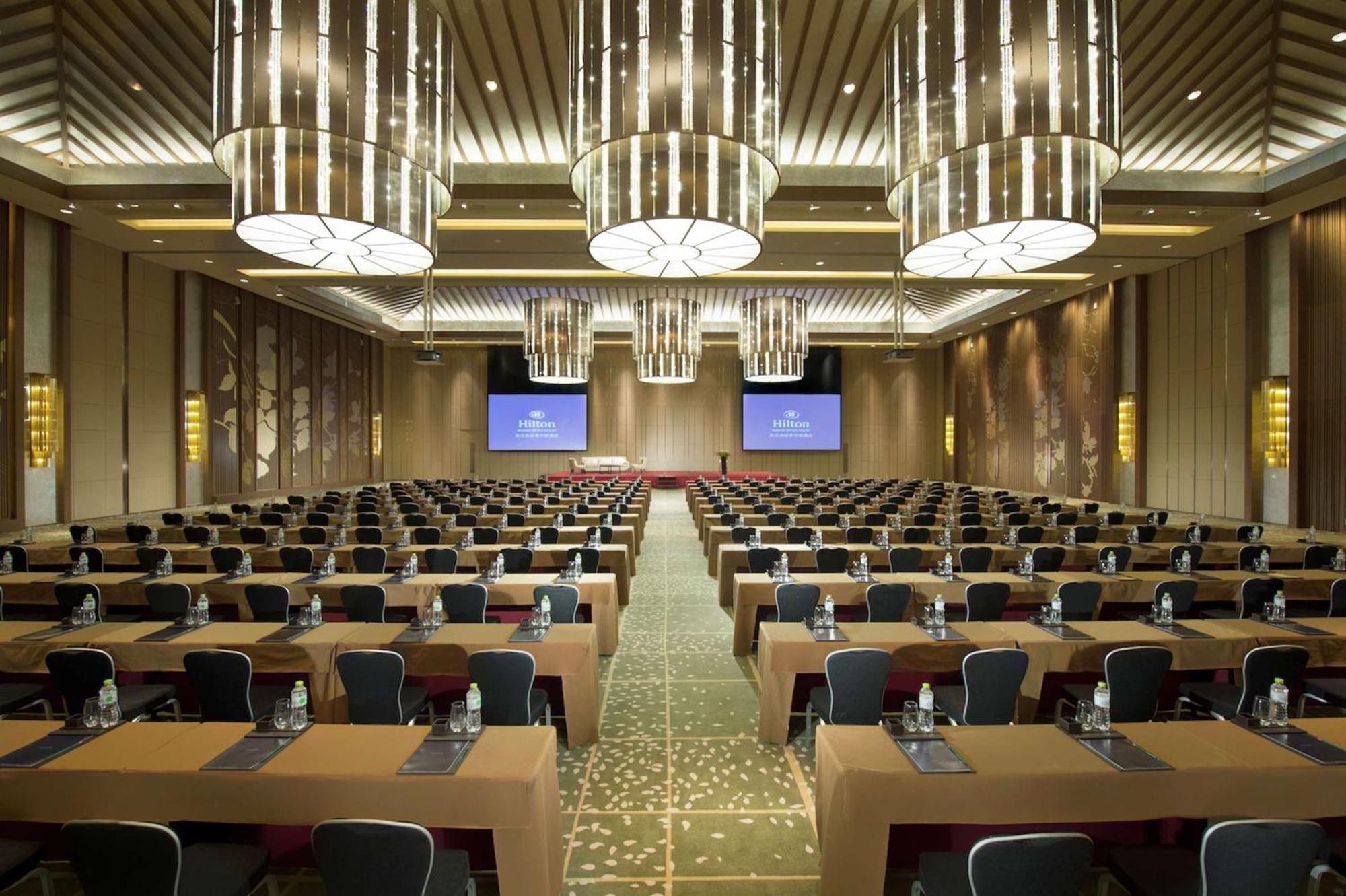 Hilton Wuhan Optics Valley Exteriér fotografie