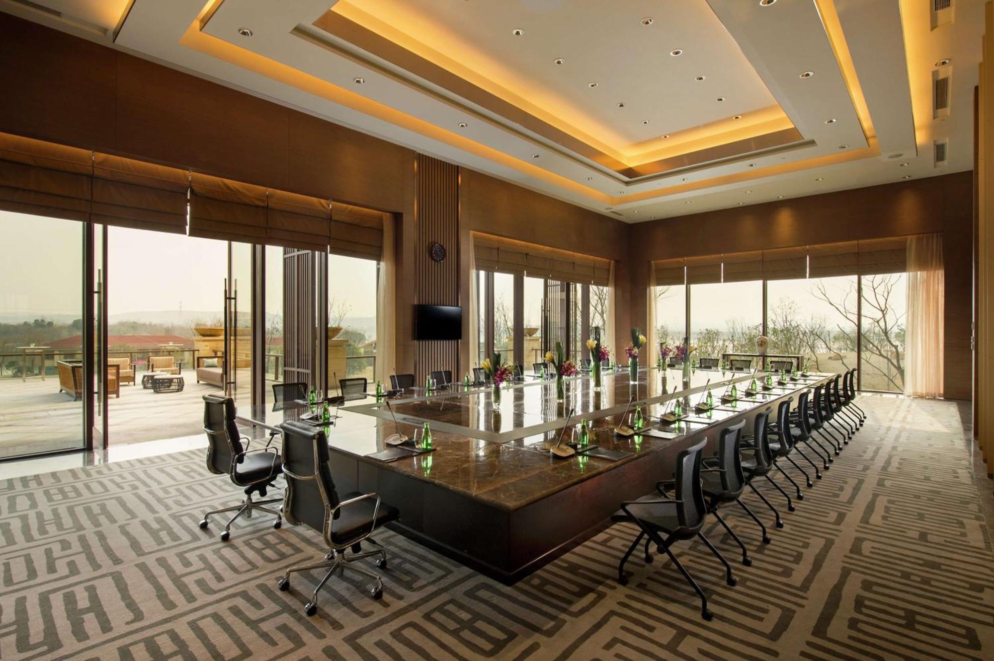 Hilton Wuhan Optics Valley Exteriér fotografie