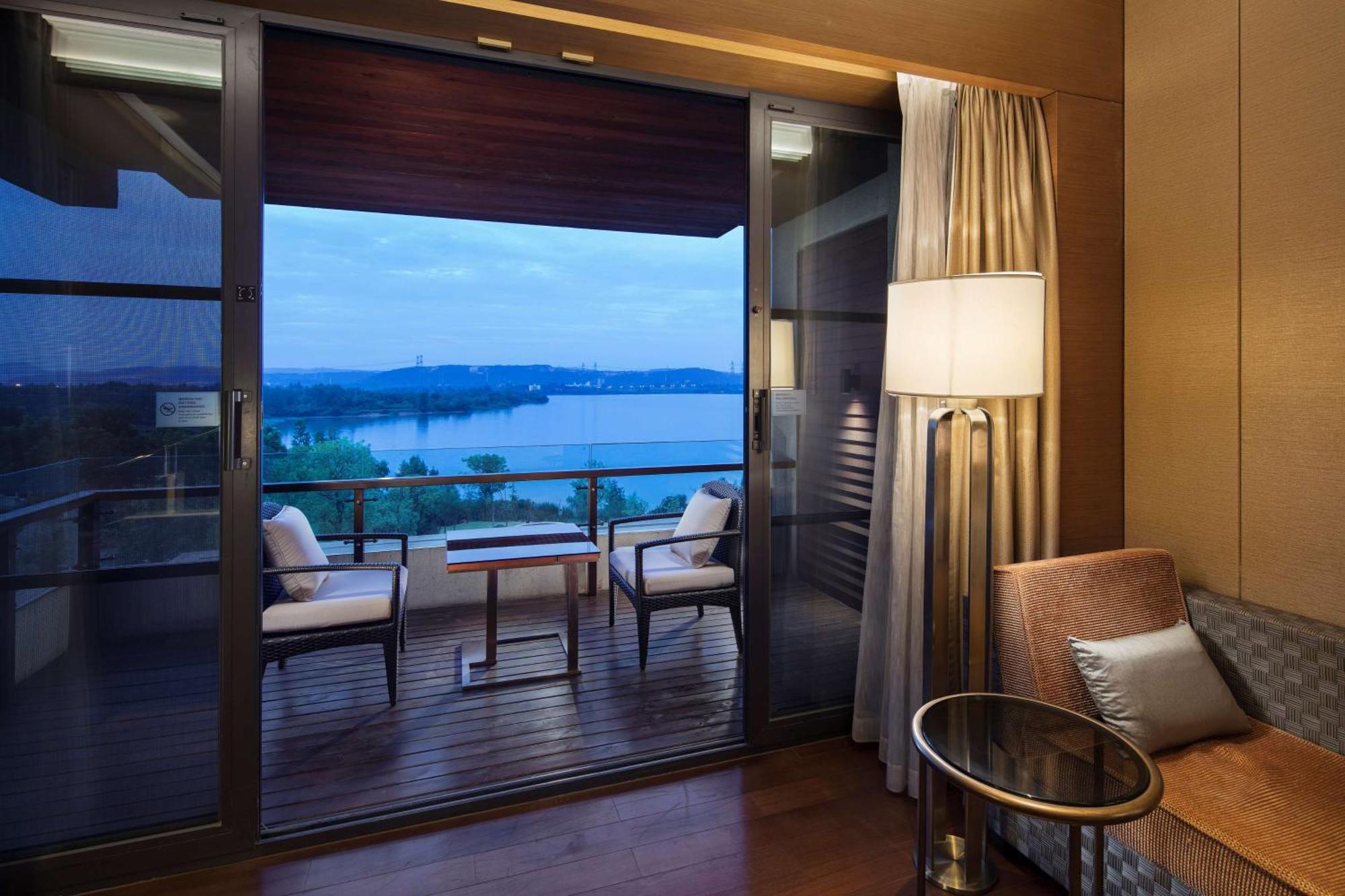 Hilton Wuhan Optics Valley Exteriér fotografie