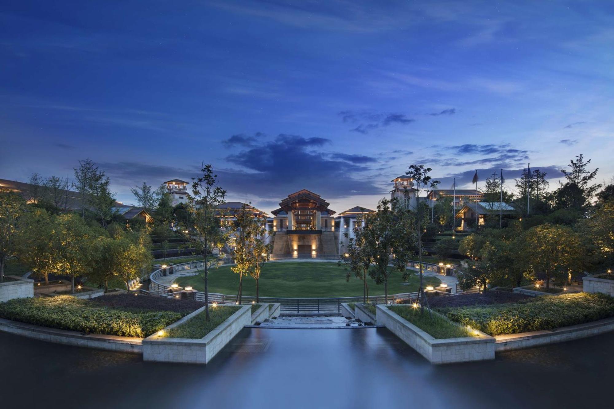 Hilton Wuhan Optics Valley Exteriér fotografie