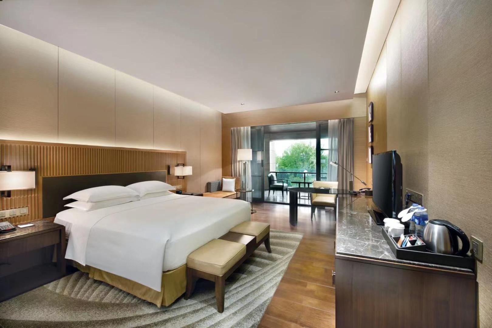 Hilton Wuhan Optics Valley Exteriér fotografie